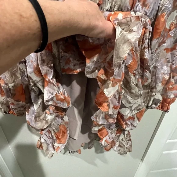 Anthropology-New and Very Romantic yet classy mini floral dress. - Picture 4 of 8